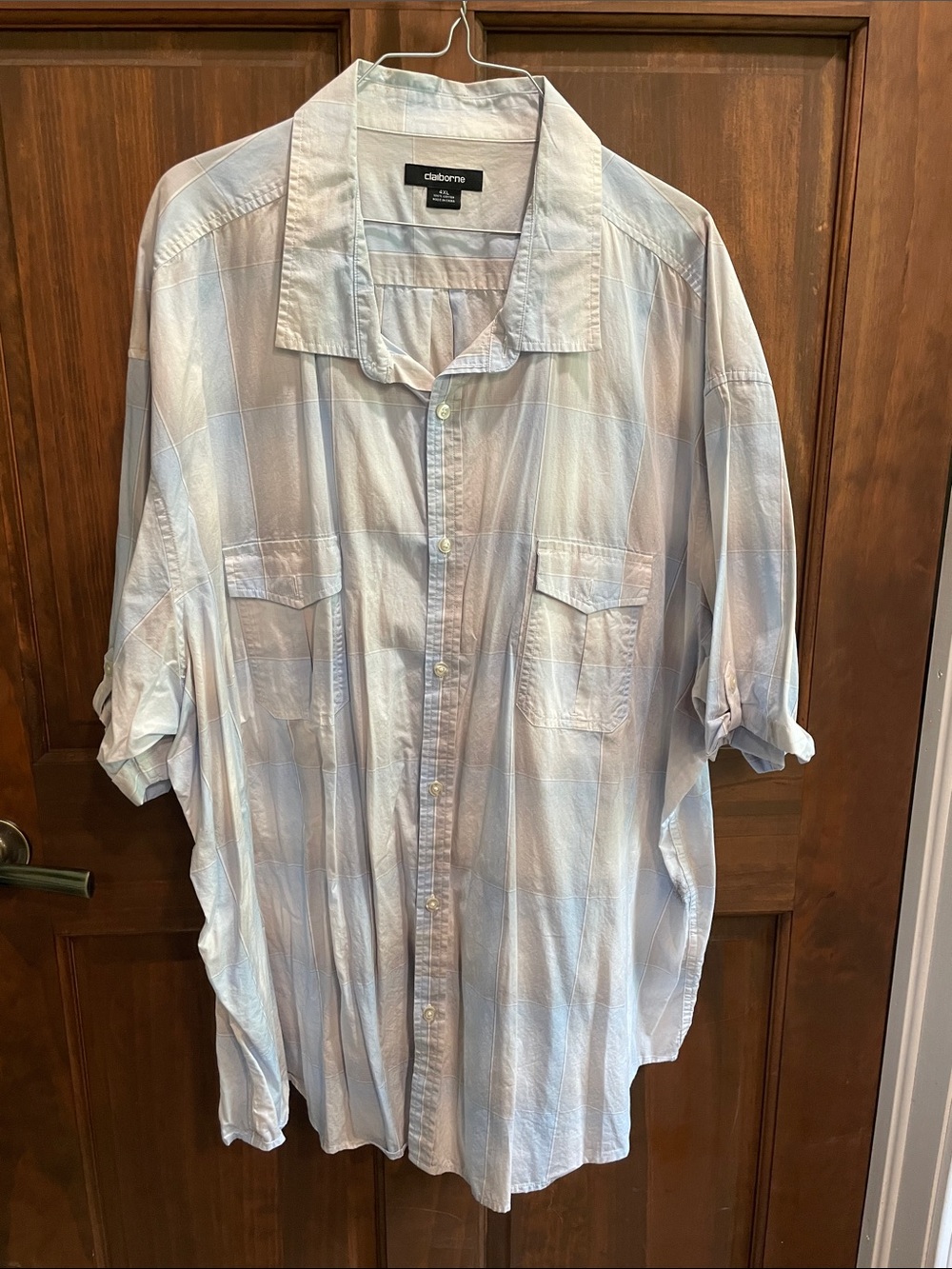 Claiborne Men's Pale Blue Plaid Short Sleeve Button-Down Shirt